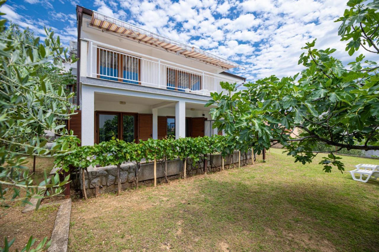 Apartments Vjeko Đảo Krk Ngoại thất bức ảnh