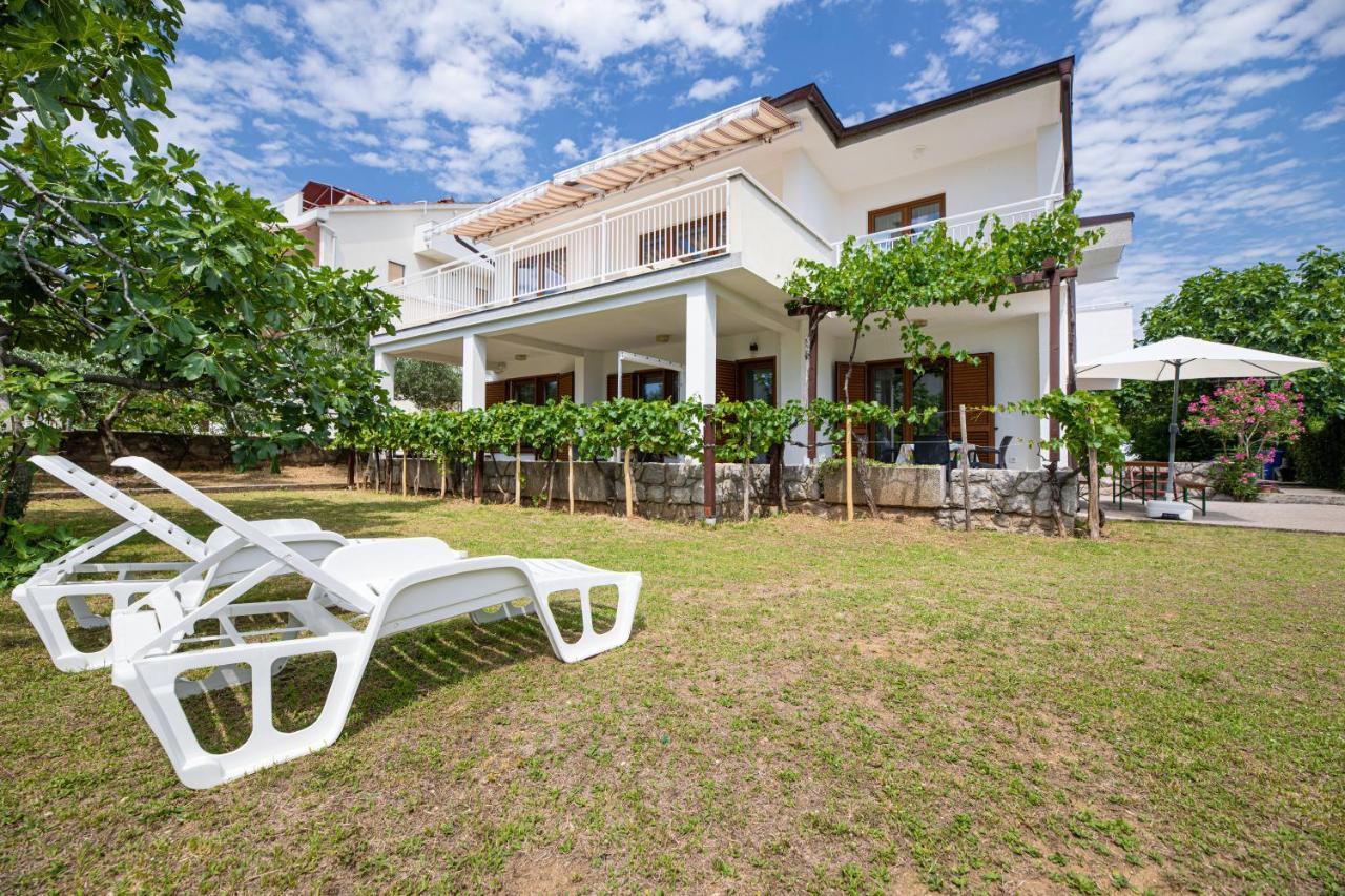 Apartments Vjeko Đảo Krk Ngoại thất bức ảnh